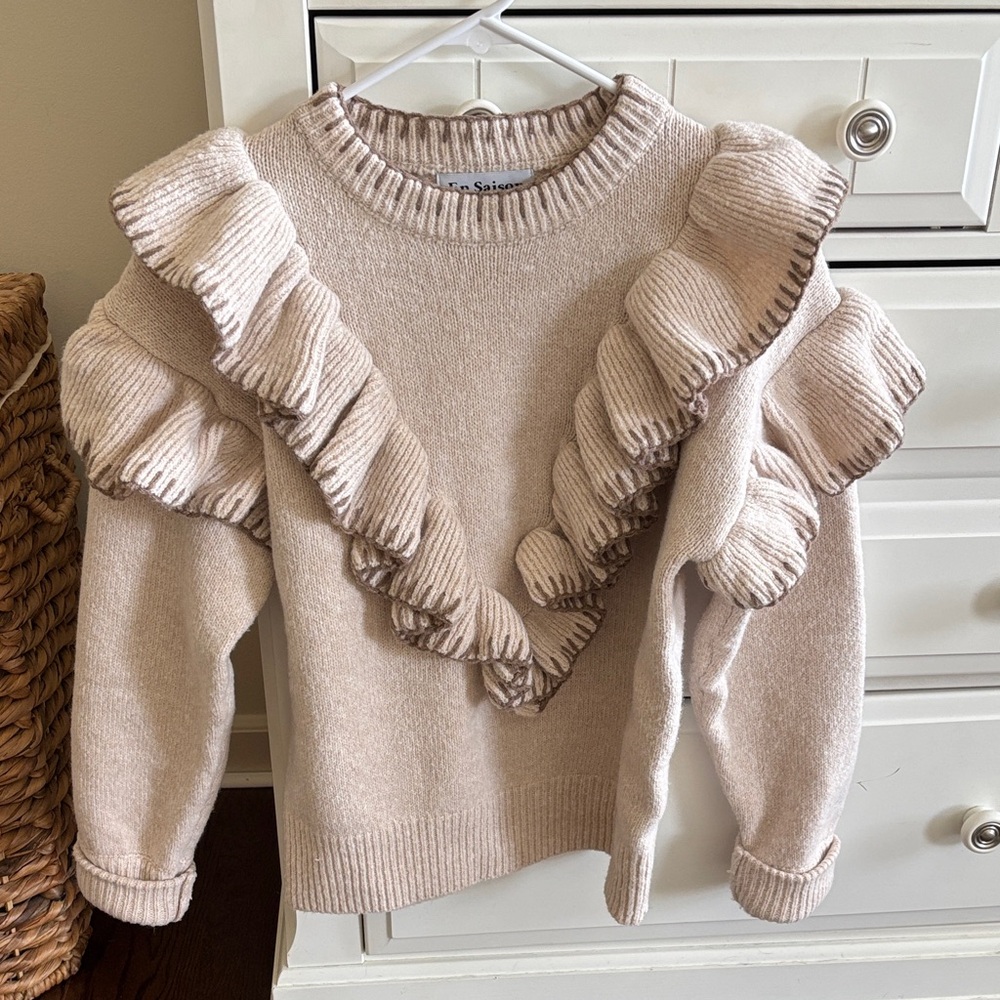 En Saison Cream Ruffle Sweater with stitching detail, great condition!
